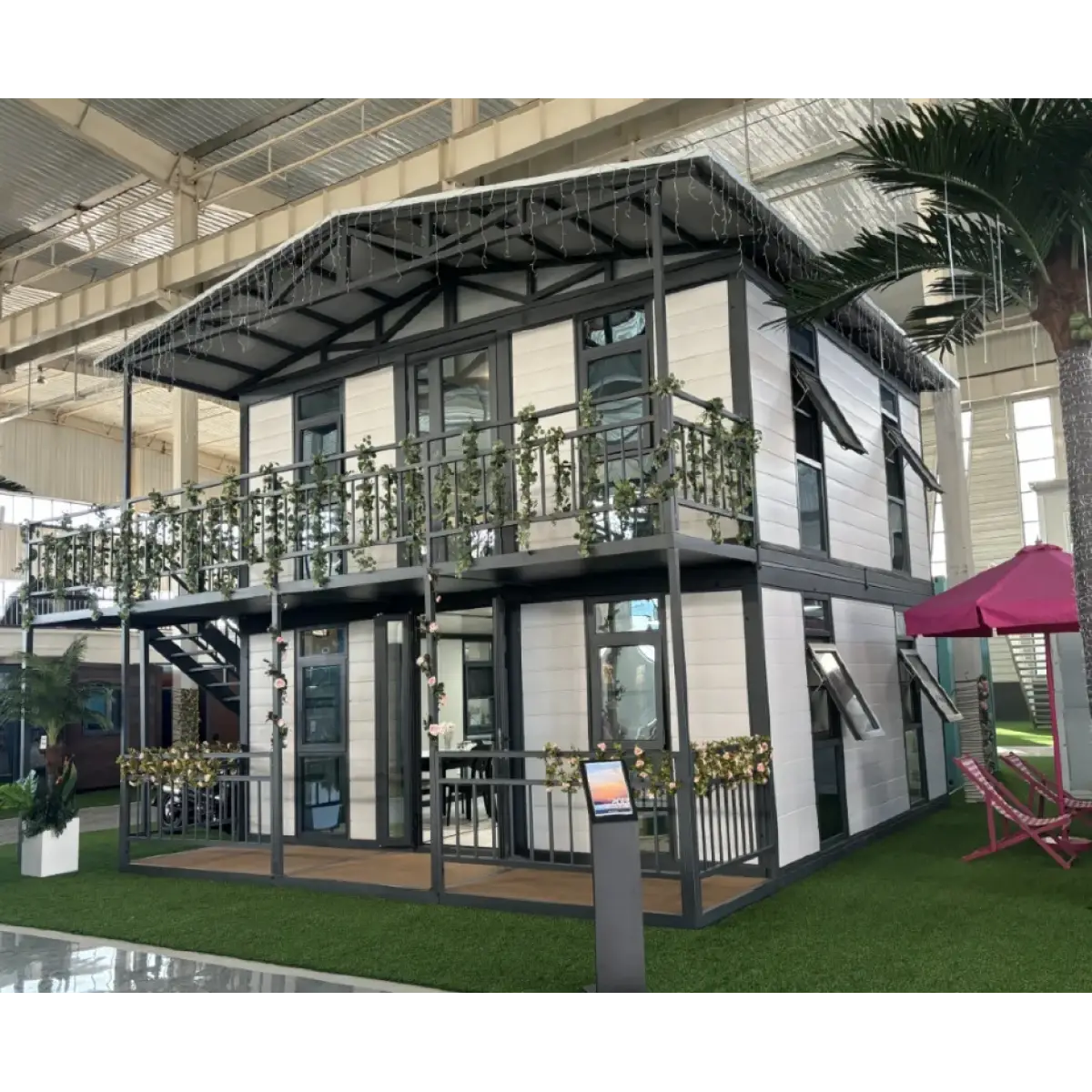 Vilă Modulară Albă Cu 2 Etaje de 76 m2